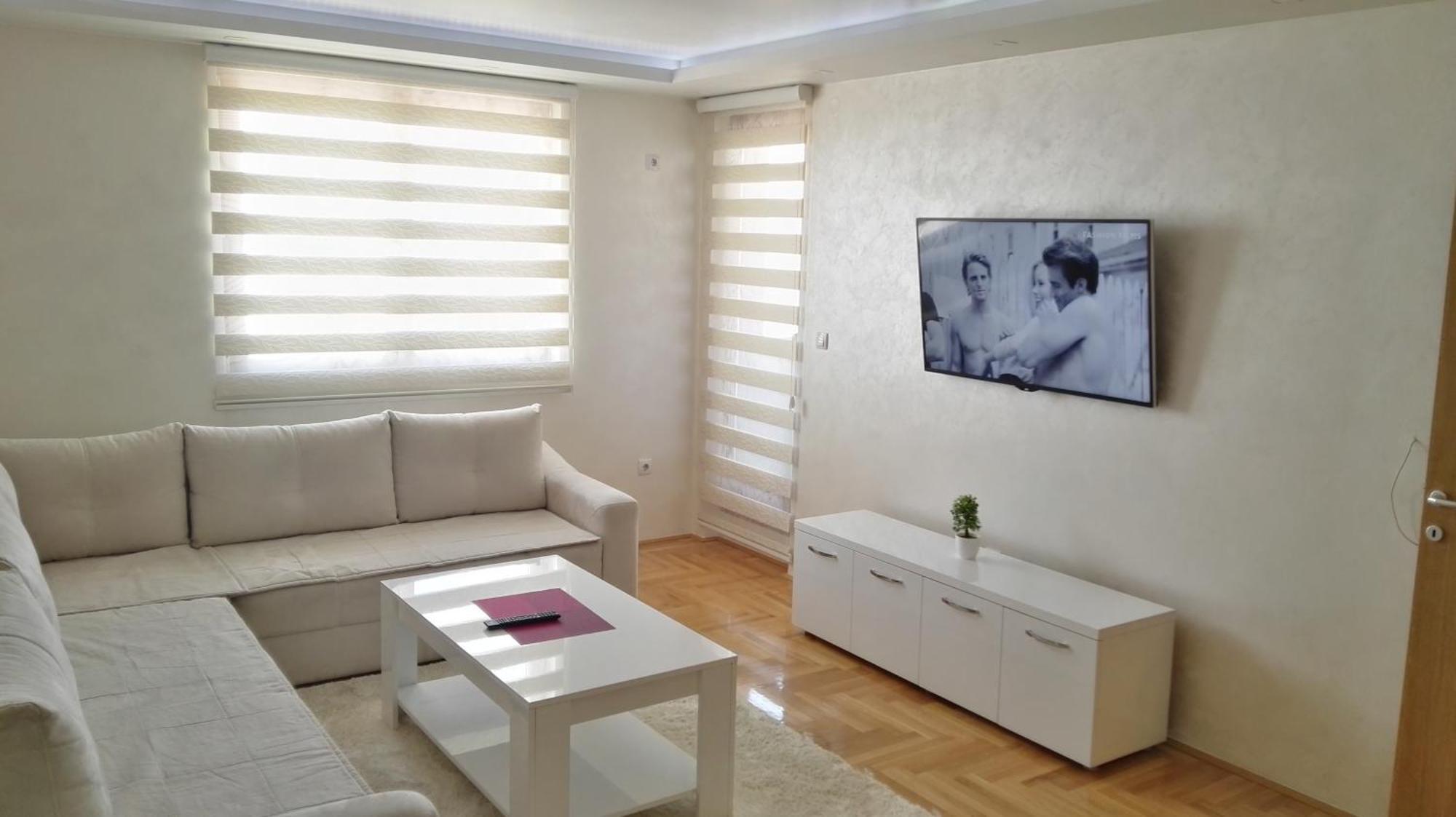 Istocno Sarajevo 02 Apartment ภายนอก รูปภาพ