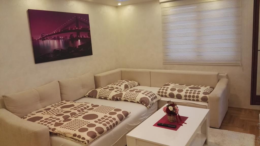 Istocno Sarajevo 02 Apartment ภายนอก รูปภาพ